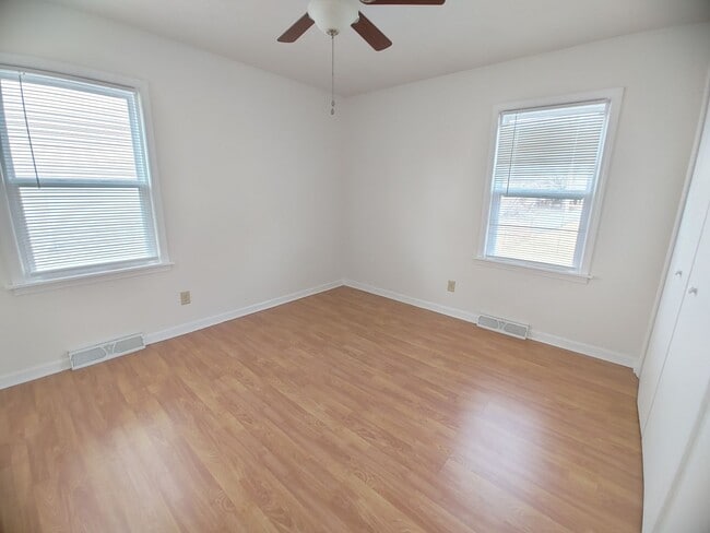 Building Photo - Charming 2 Bedroom 2 Bathroom House!