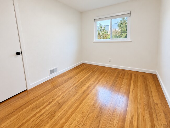 Building Photo - 747 Ashbury Ave