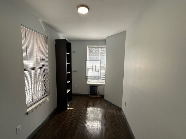 Building Photo - Brighton Beach 3BR | 30 Seconds to B/Q Train + Beach Access | Renovated Apartment