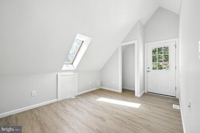 Building Photo - 439 S 8th Ave