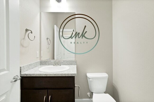 Building Photo - Beautiful Genoa Home