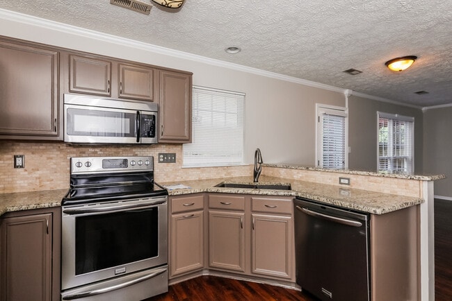 Building Photo - Monroe 3-Bedroom Home