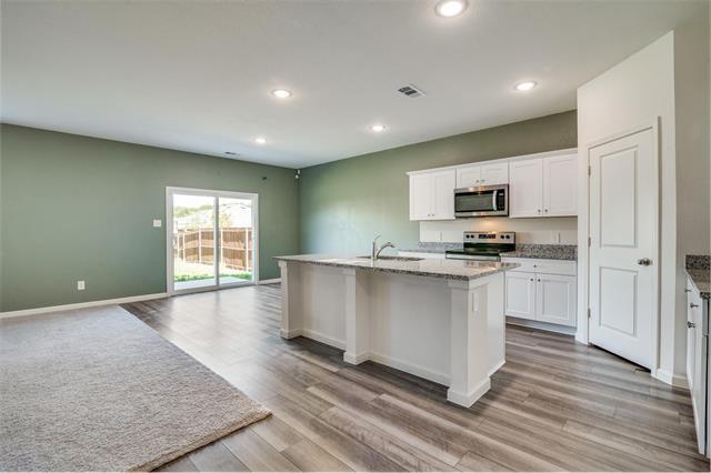 Building Photo - 731 Yorkshire Dr