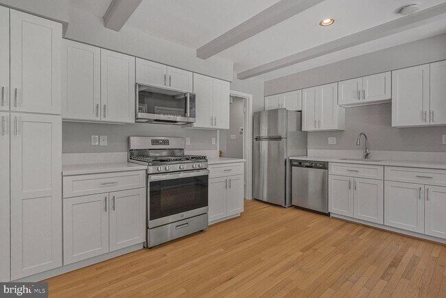 Building Photo - 11733 Ambleside Dr