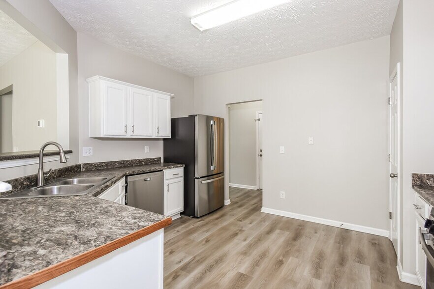 Building Photo - 222 Winterbury Dr
