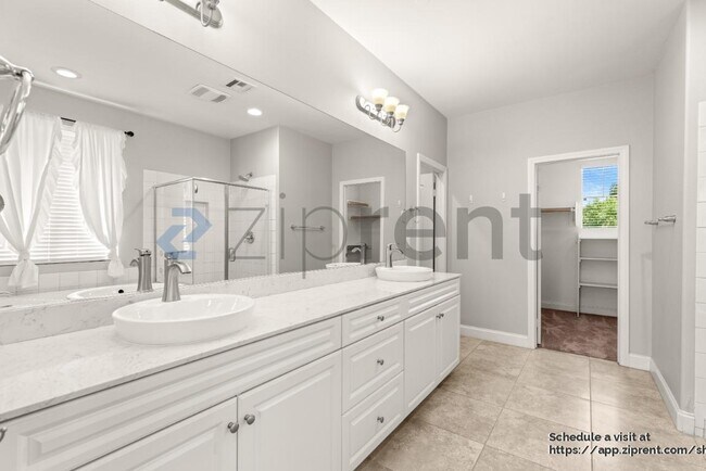 Building Photo - 1538 Avila Ln