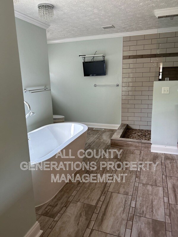 Building Photo - 3383 W 151st St