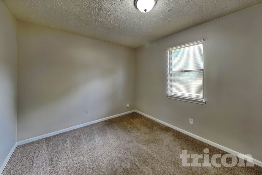 Building Photo - 2224 Clinchfield Ct