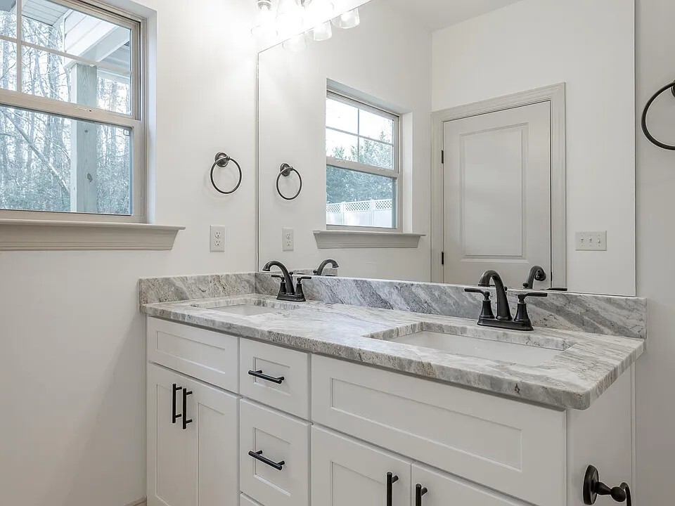 Building Photo - 208 Wheeler Ave