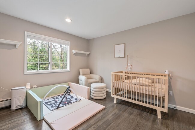 Building Photo - 55 Auryansen Ct