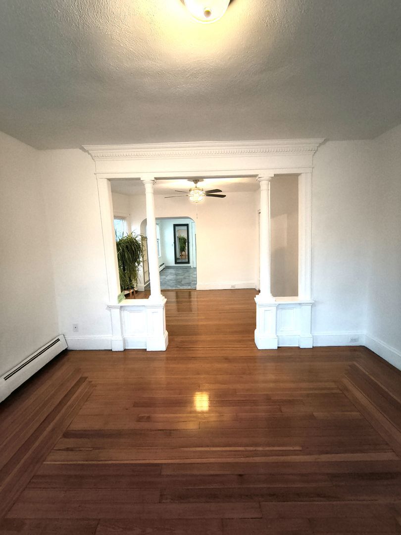 Building Photo - 823-825 Main Street