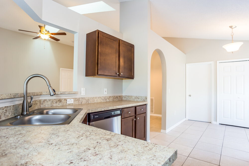 Building Photo - 142 Woodbury Pines Cir