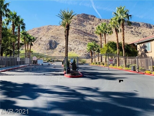 Building Photo - 3355 Cactus Shadow St