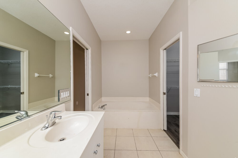 Building Photo - 1073 Whitegate Ct