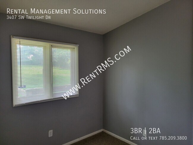 Building Photo - 3407 SW Twilight Dr