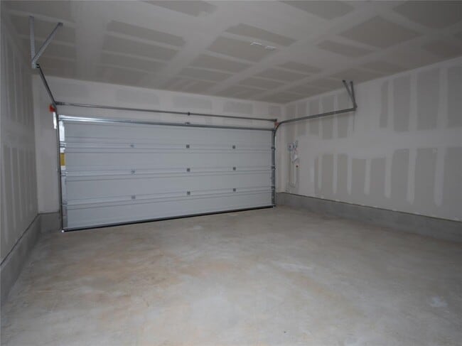 Building Photo - 204 Burt Rainey Ln