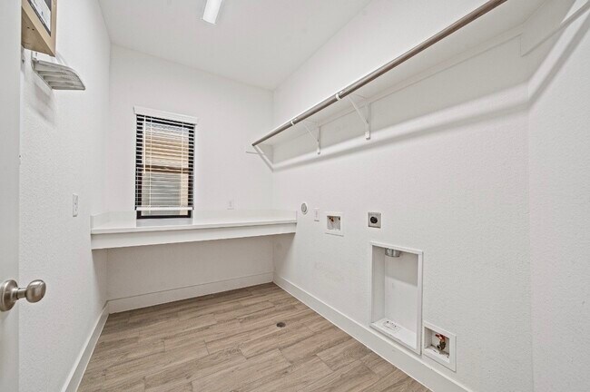 Building Photo - 18619 Admiration Dr