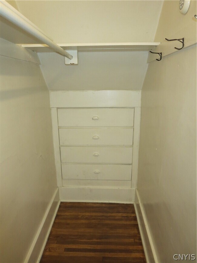 Building Photo - 126 Shotwell Park