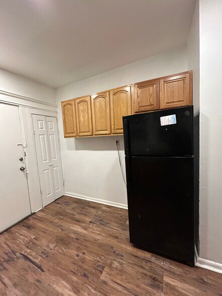 Building Photo - 94 Eaton Pl