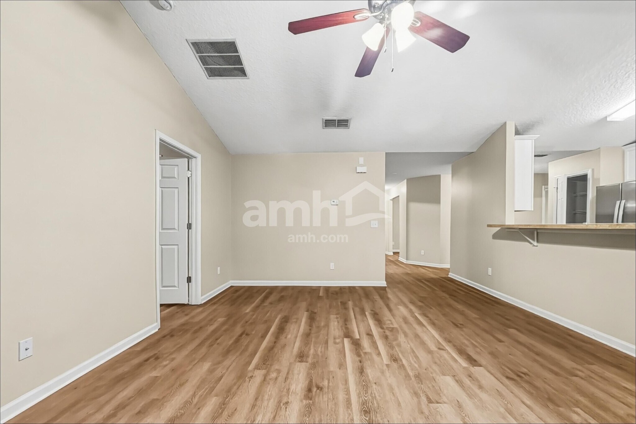 Building Photo - 1379 Samantha Cir E