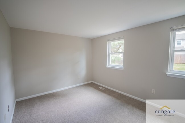 Building Photo - 6449 Union Ct