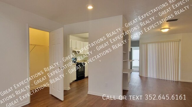 Building Photo - 2 Bed 1 Bath Apartment at Timberland Apart...