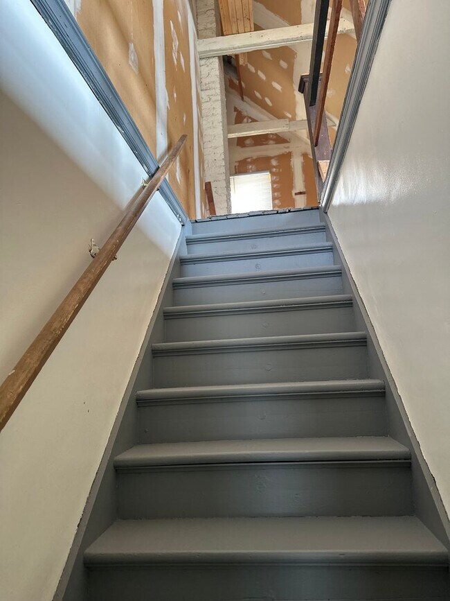 Building Photo - 38-42-42 Townsend St