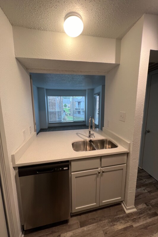 Building Photo - 9940 Forest Ln