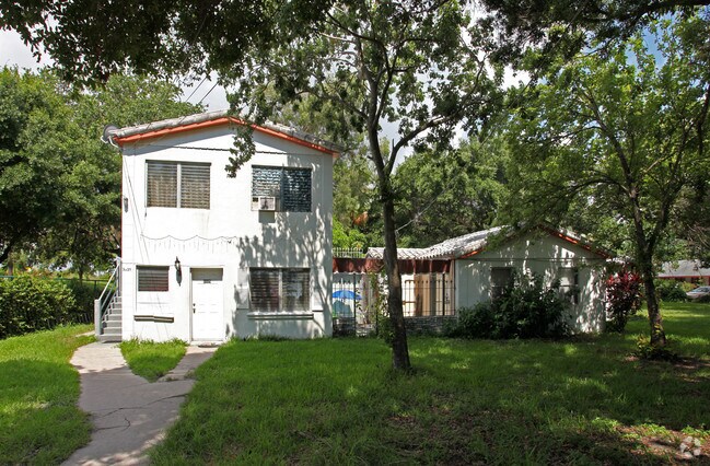 Building Photo - Edgewood Apartments LLC