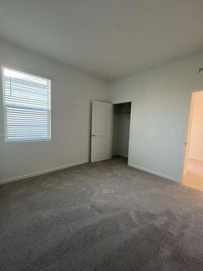 Building Photo - 5984 Zen Wy