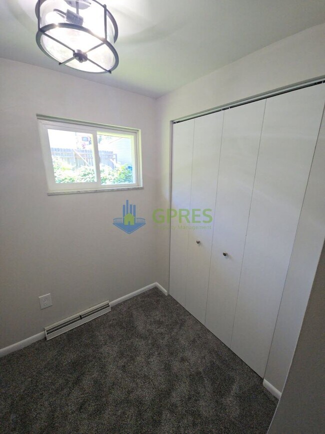 Building Photo - Newly remodeled 4-bedroom, 3-bath home in Pittsburgh