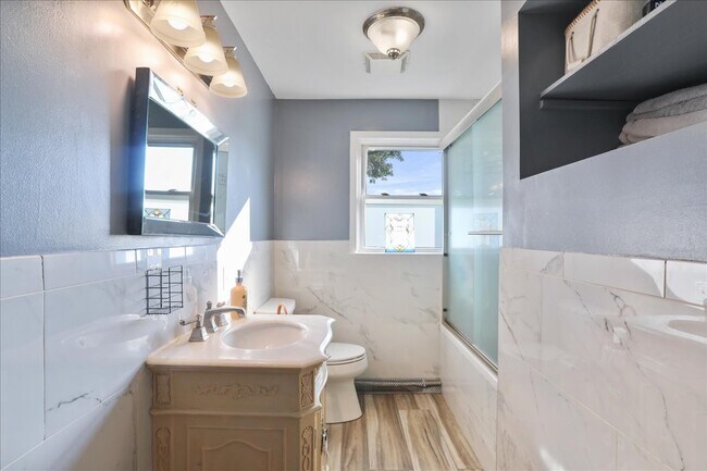 Building Photo - 13715 Dixie Dr