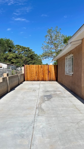 Building Photo - 911 7th St SW