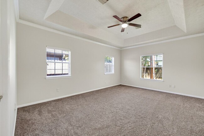 Building Photo - 6118 N Fawnlake Dr