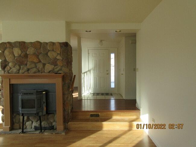 Building Photo - 1011 Sunburst Dr