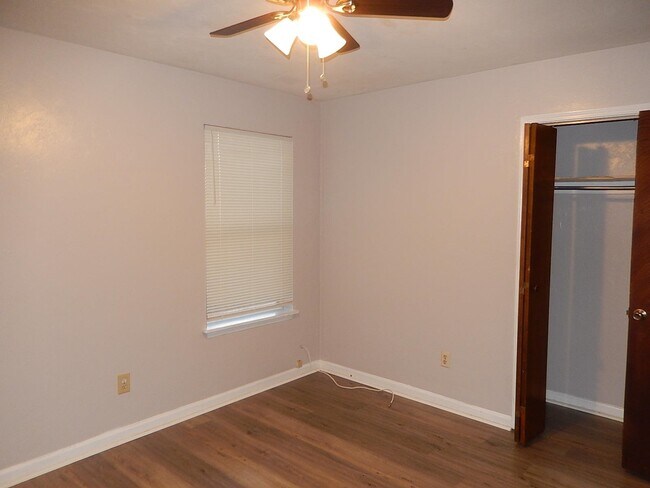Building Photo - 2334 Sylvan Ct