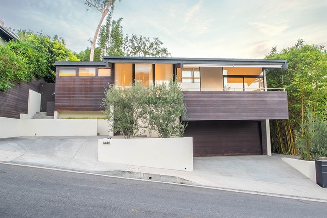 Exterior - 1440 N Kings Rd