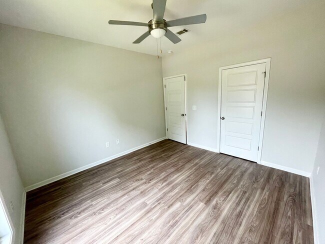 Building Photo - Beautiful 3/2 + office home for rent next to Brandon High School!