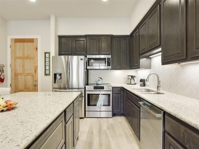 Building Photo - 104 Bella Toscana Ave