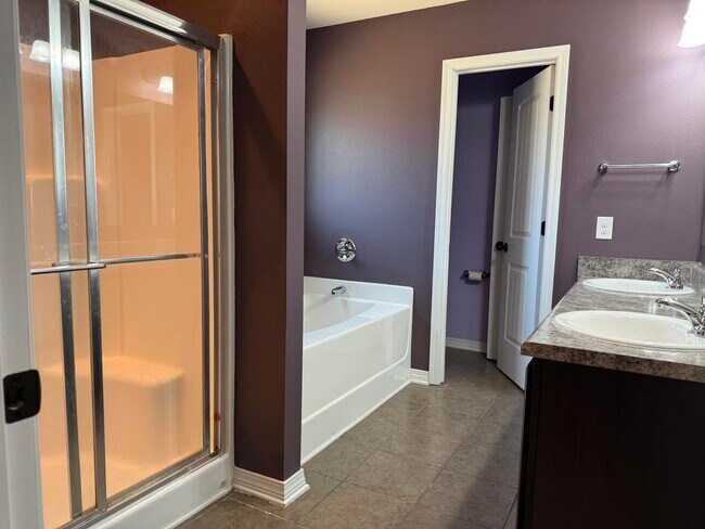 Building Photo - 233 Croft Cir