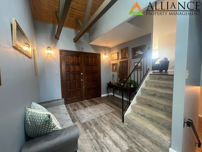 Building Photo - Beautiful Home with Easy Access to Ft. Riley!