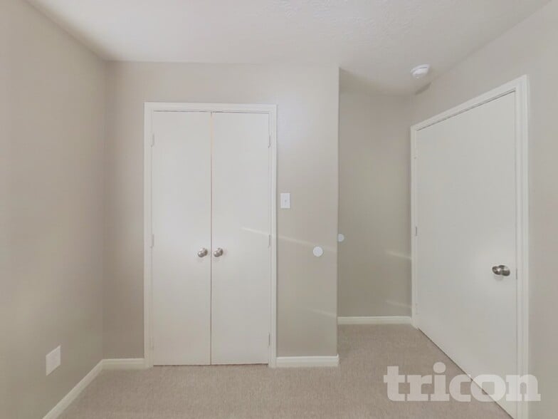 Building Photo - 16365 River Fall Ct