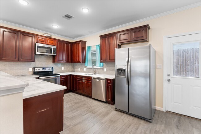 Building Photo - 16922 Glenheath St