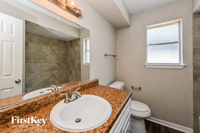Building Photo - 15827 Pine Mountain Dr