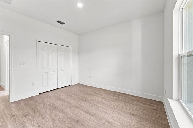 Building Photo - 286 W Bolero Pl