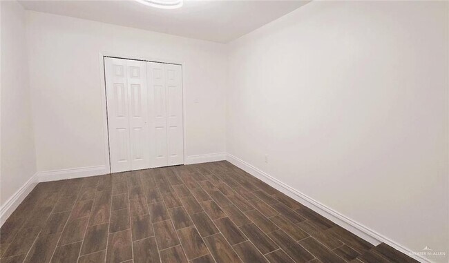 Building Photo - 15 Delia Ave