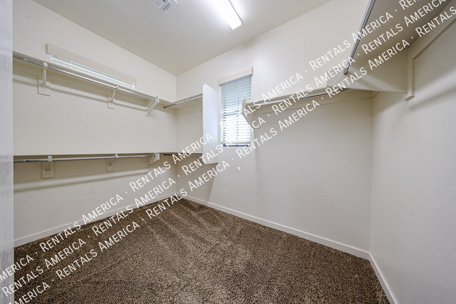 Building Photo - 10428 E Nopal Ave