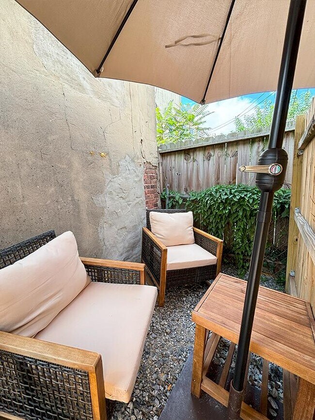 Building Photo - 815 N Caroline St