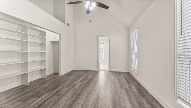 Building Photo - 2107 Charlton House Ln