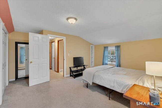 Building Photo - 102 Wetherell St